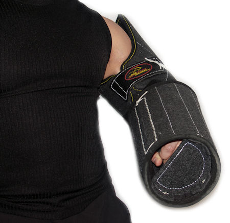 Dog protection sleeve made of double leather - Perfect for training of service and police dogs.For both arms 