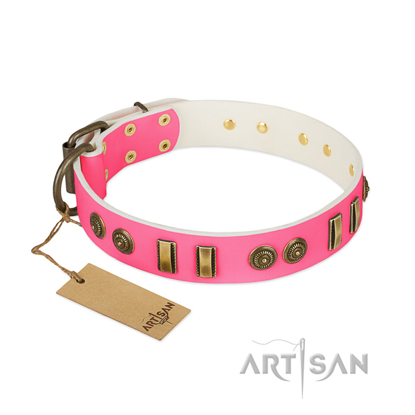 Easy wearing leather collar for your dog