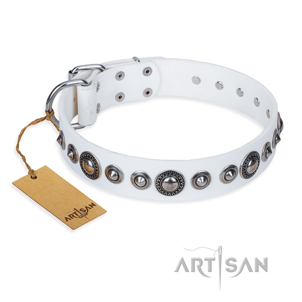 Full grain natural leather dog collar made of best quality material with strong buckle