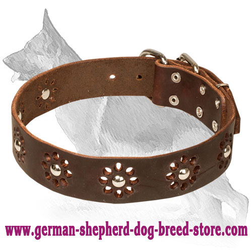 Classy Camomile Design Full Grain Selected Leather Collar