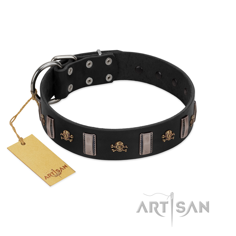 "Pirates' Symbol" Fashionable FDT Artisan Black Leather German Shepherd Collar with Silver-Like Plates and Gold-Like Skulls
